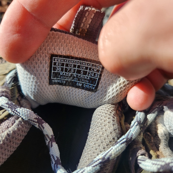 Keen Hiking Boots - Picture 4 of 7